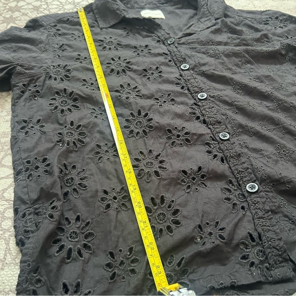 American Eagle Black Eyelet Button Down Shirt Medium - Picture 7 of 7